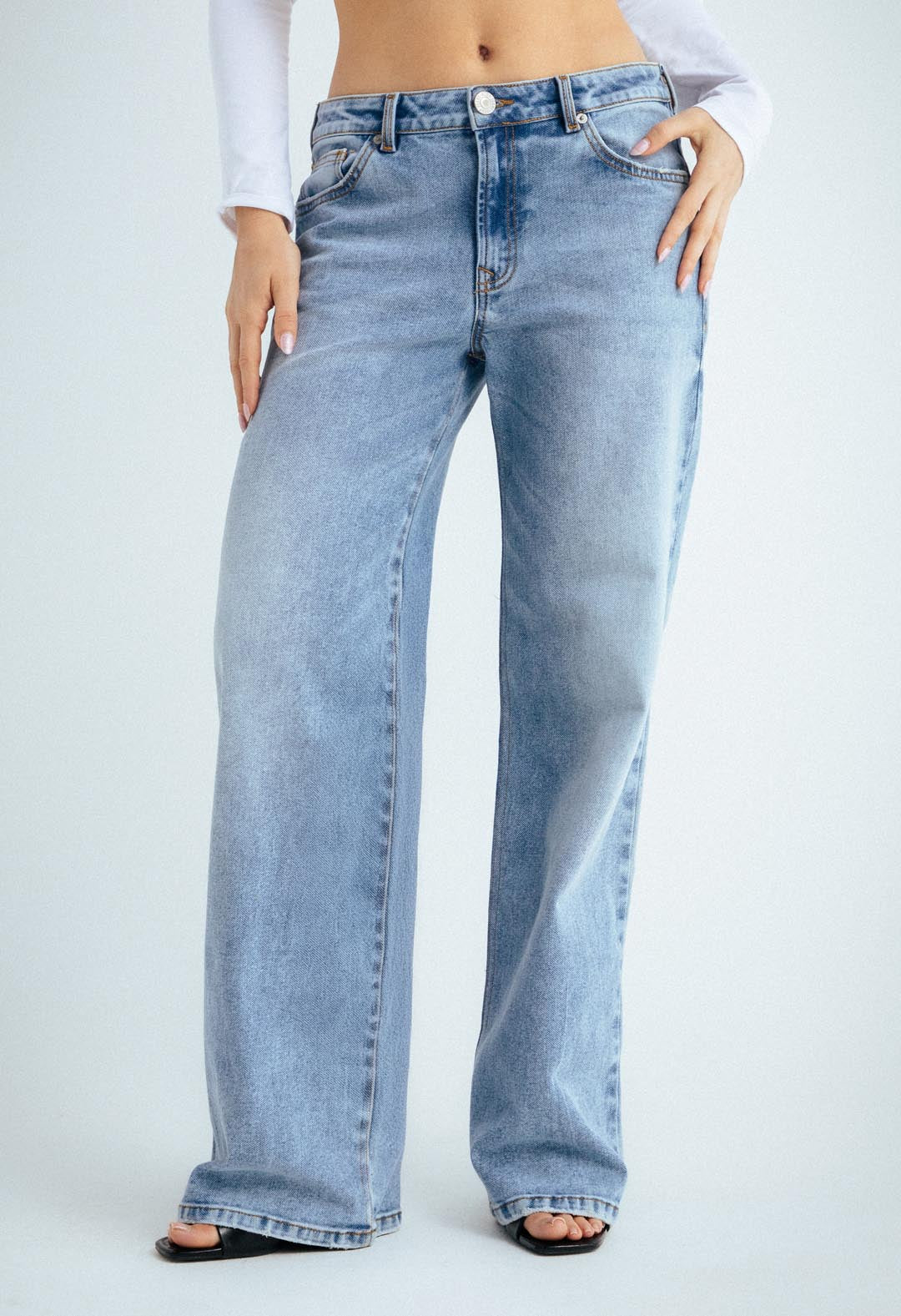 Jean retro tiro bajo tono claro para mujeres