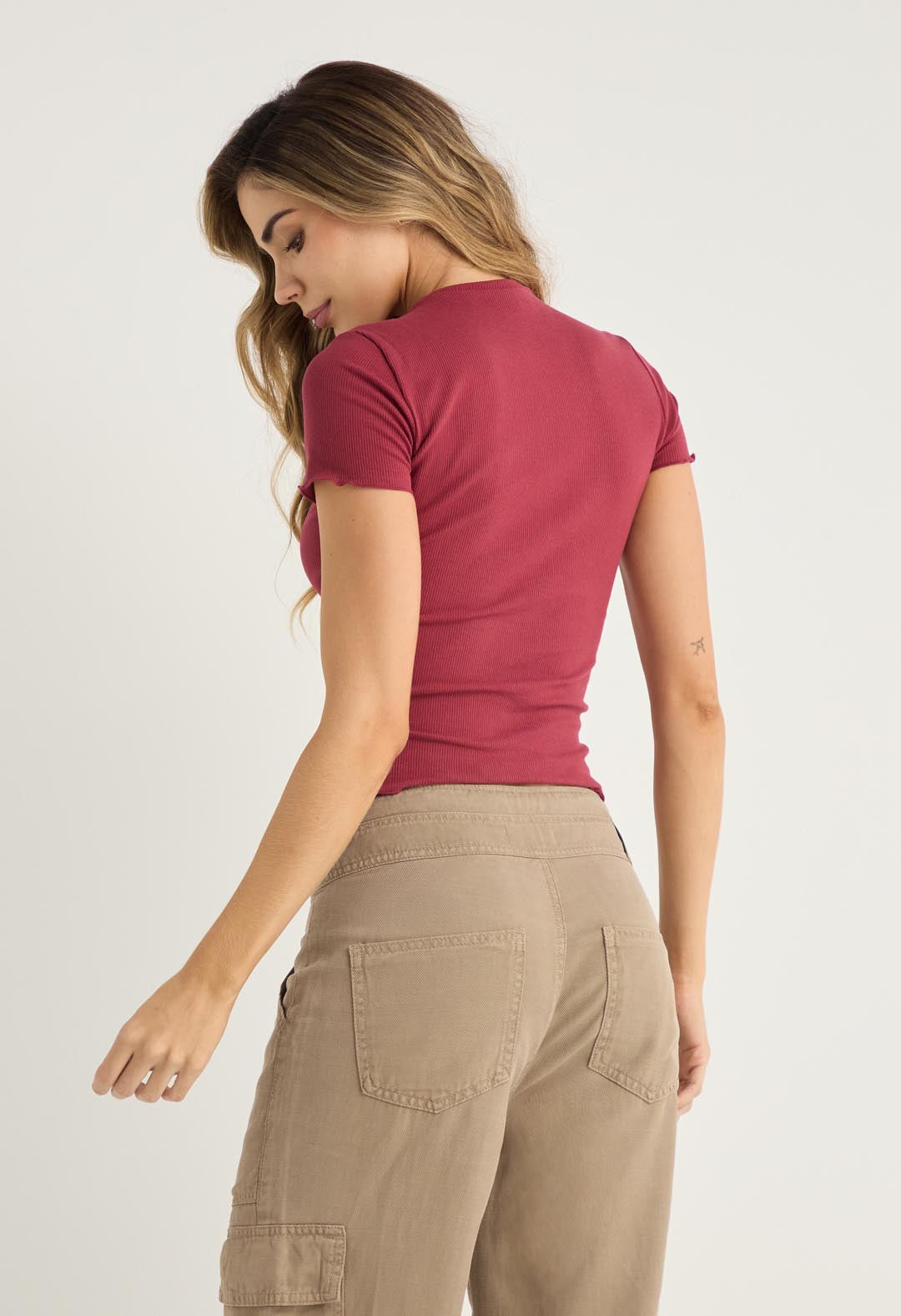 Camiseta terracota manga con ruche para mujeres