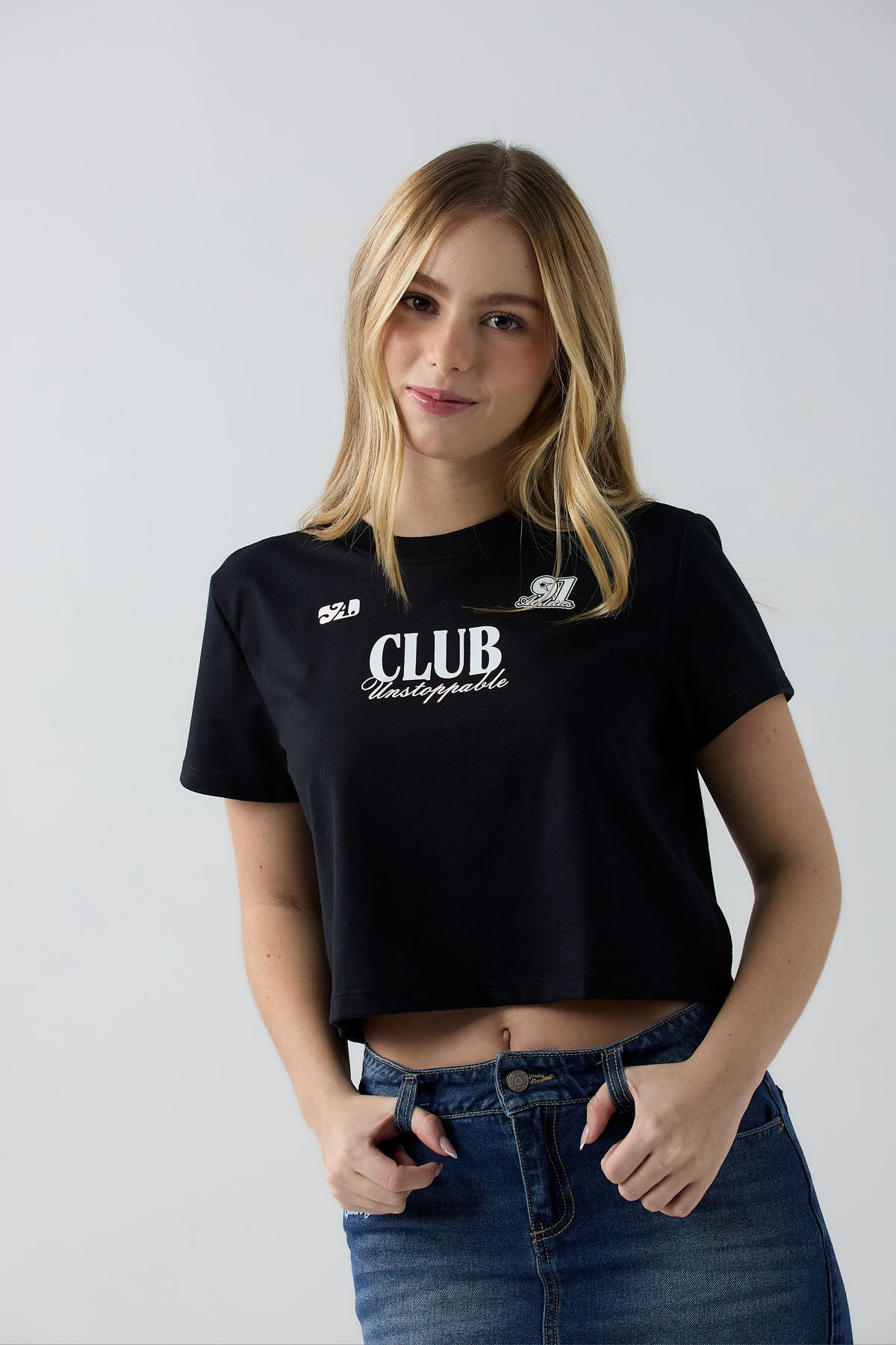 Camiseta negra manga corta para jóvenes