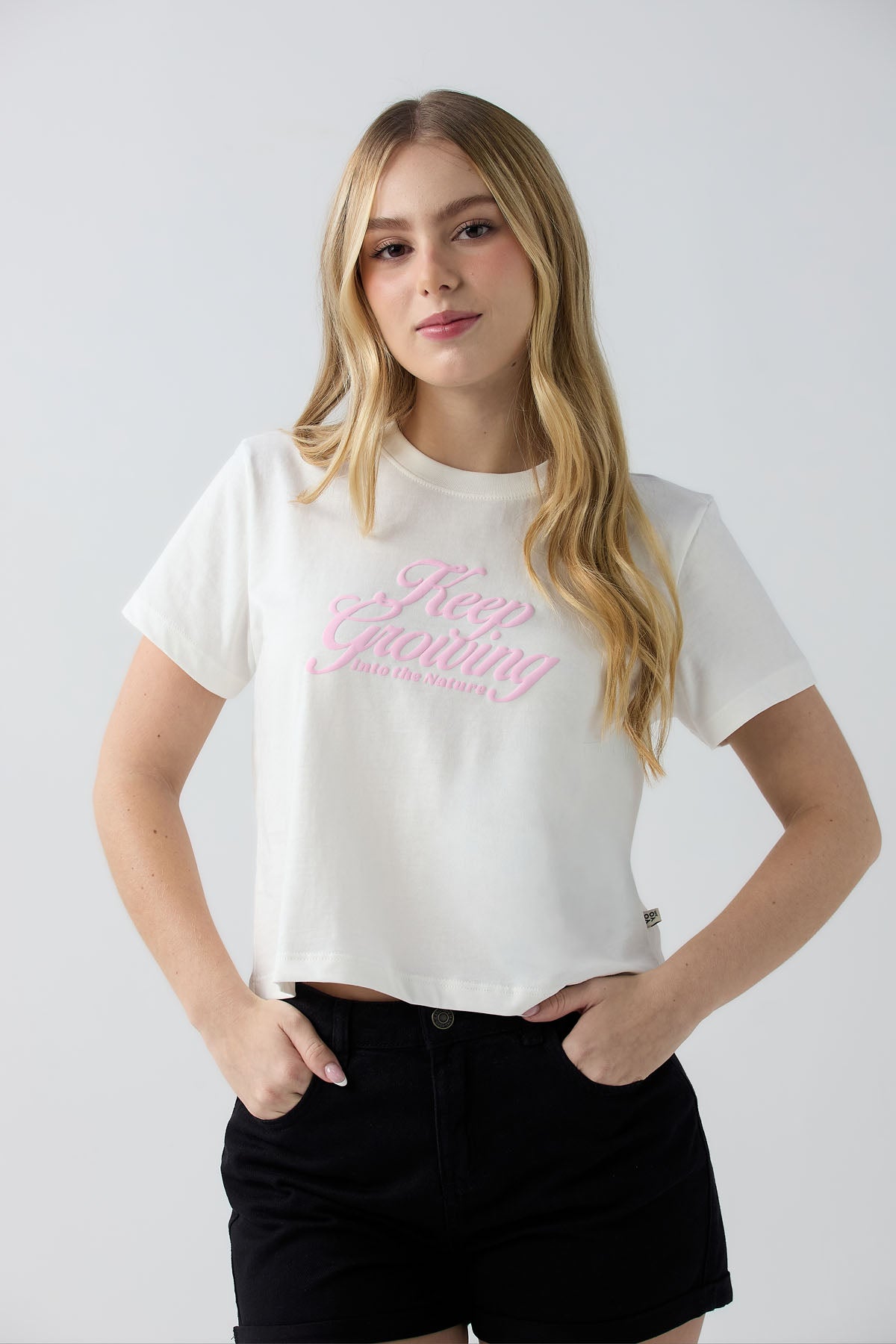Camiseta marfil con estampado para jóvenes