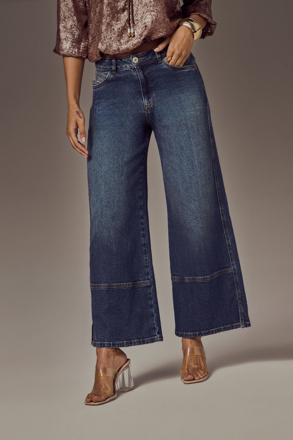 Jean retro de tiro alto en lavado medio oscuro para mujer