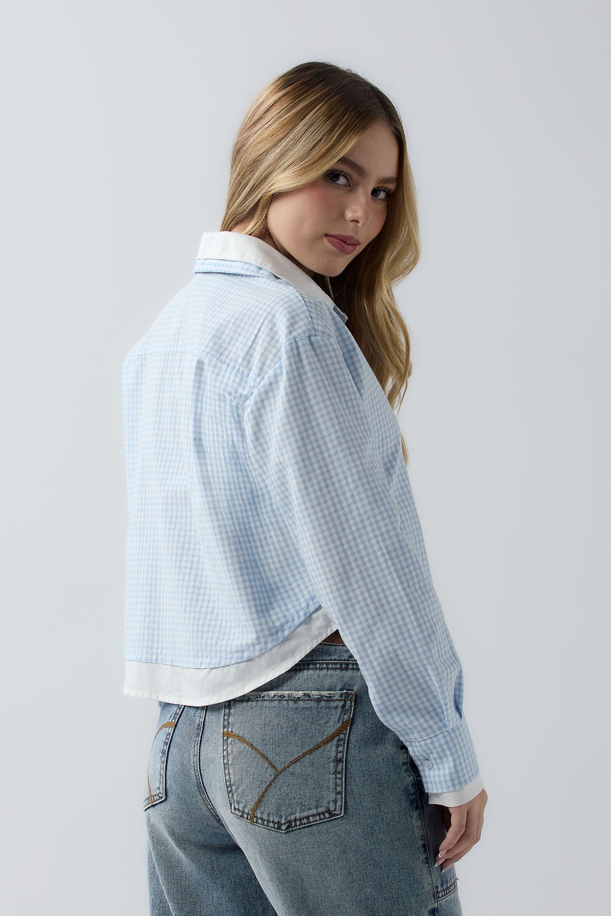 Camisa azul claro de manga larga imitación doble prenda para jóvenes