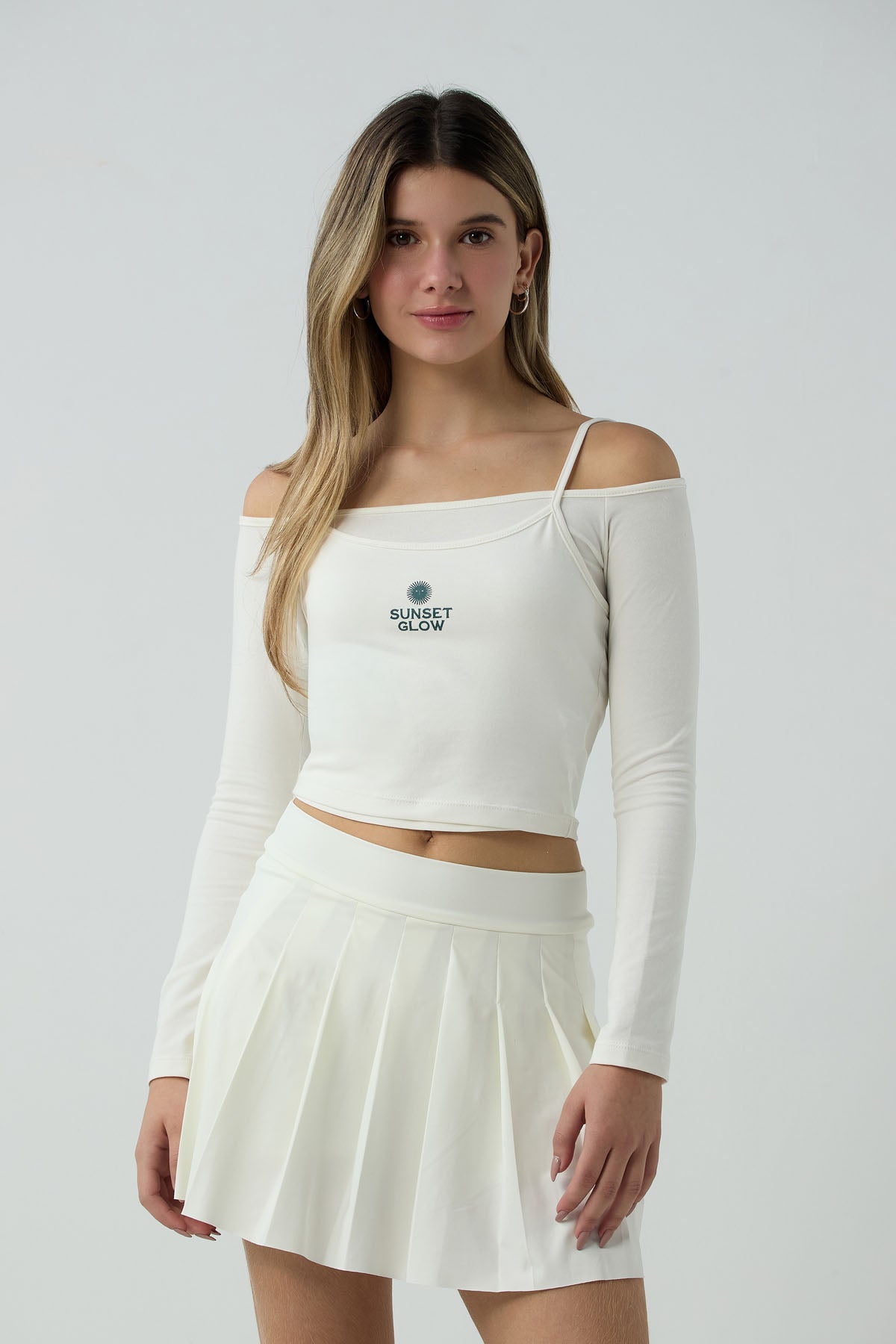 Top marfil con cuello bandeja para jóvenes