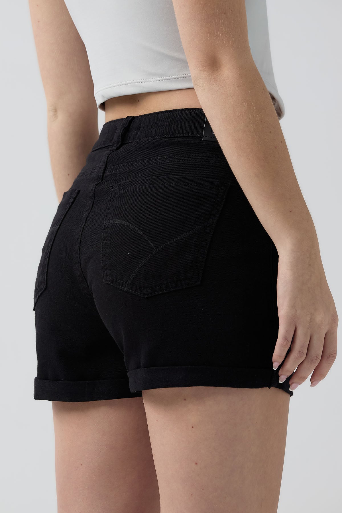 Short tono negro fondo entero para jóvenes