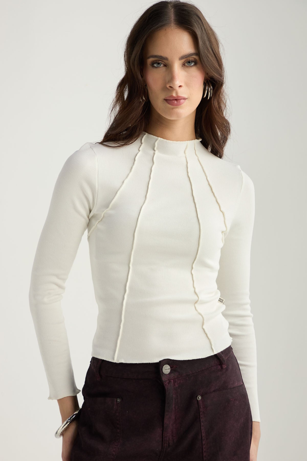 Top marfil con filete en frente para mujer