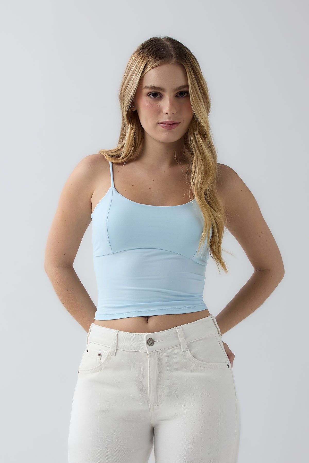 Top azul claro de tiras con escote en espalda para jóvenes