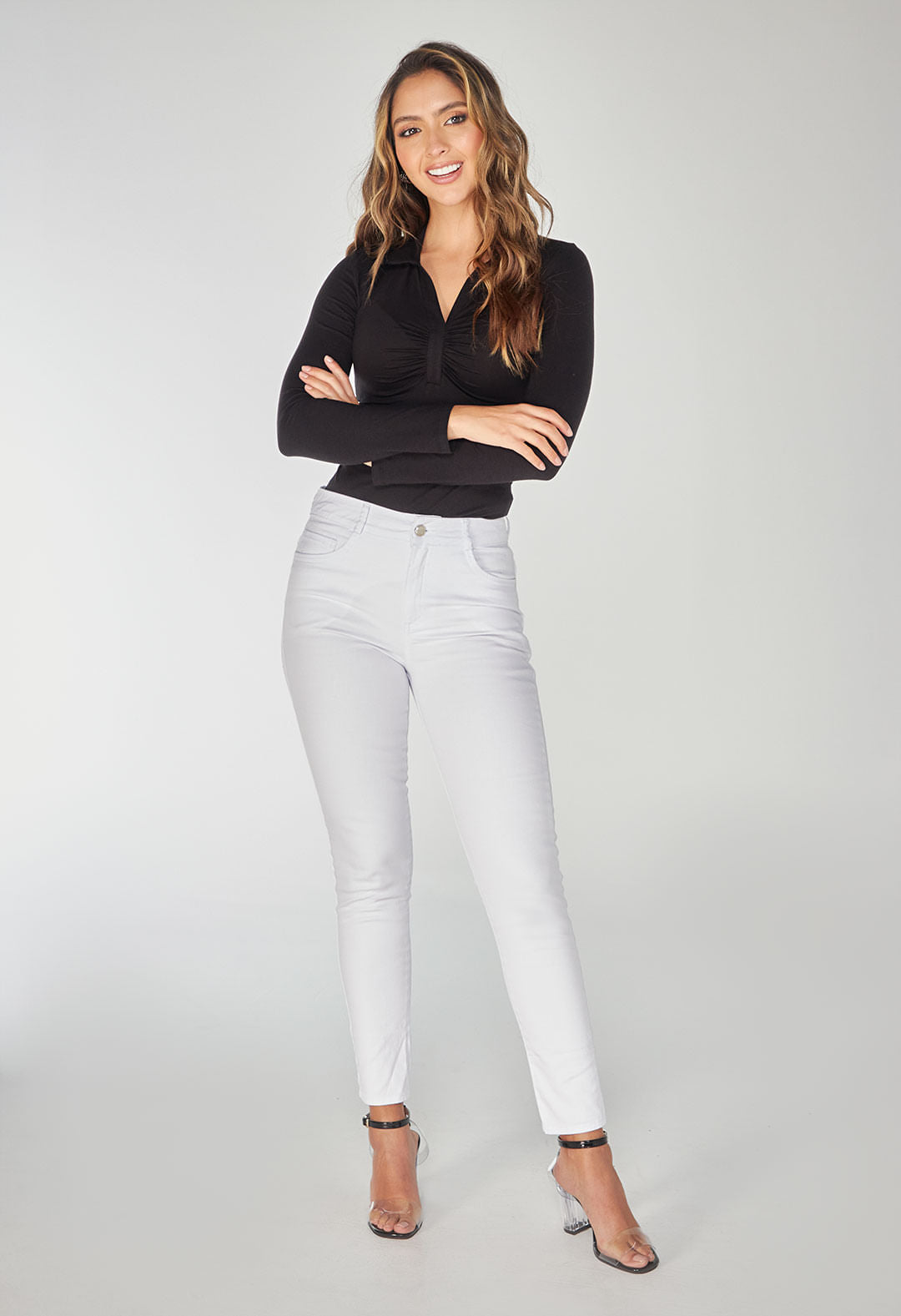Pantalón vaquero blanco tiro alto para mujeres