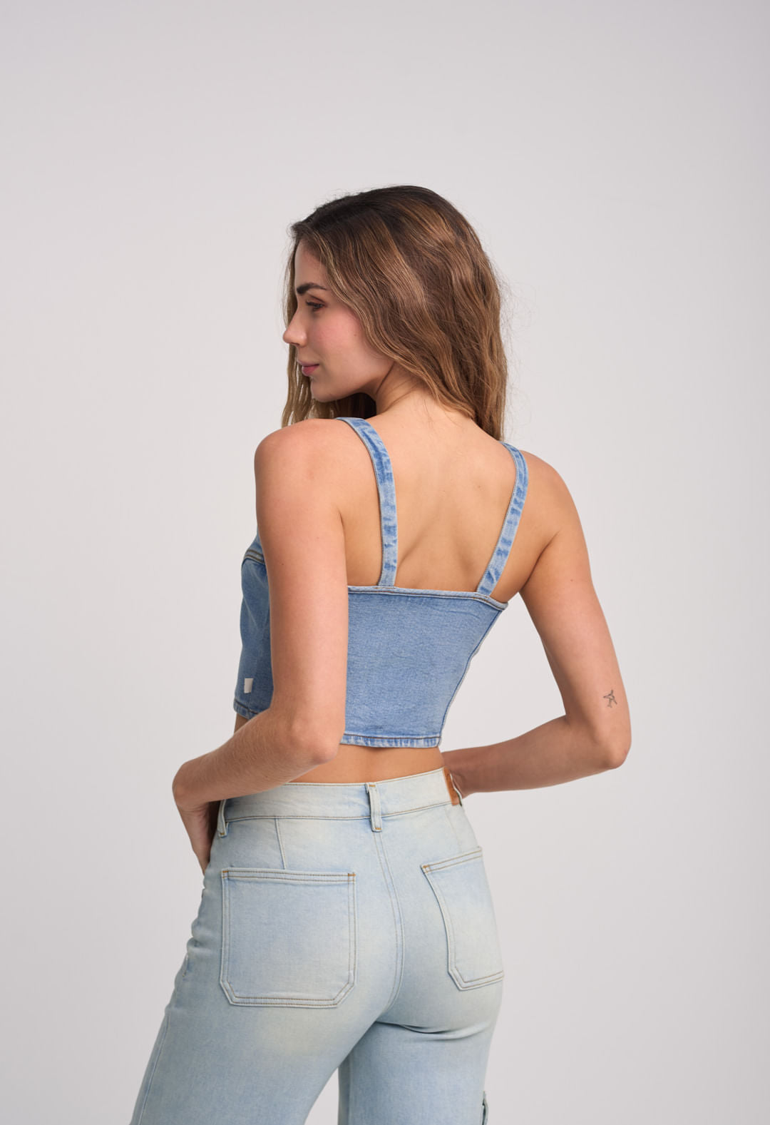 Blusa medio con botones enfrente para mujeres