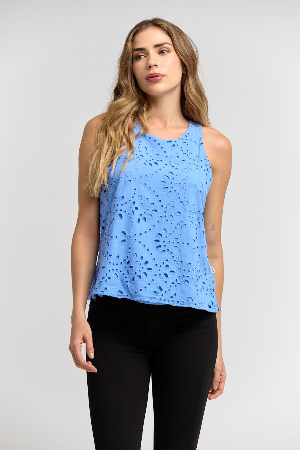 Blusa azul hortencia en ojalillo para mujeres