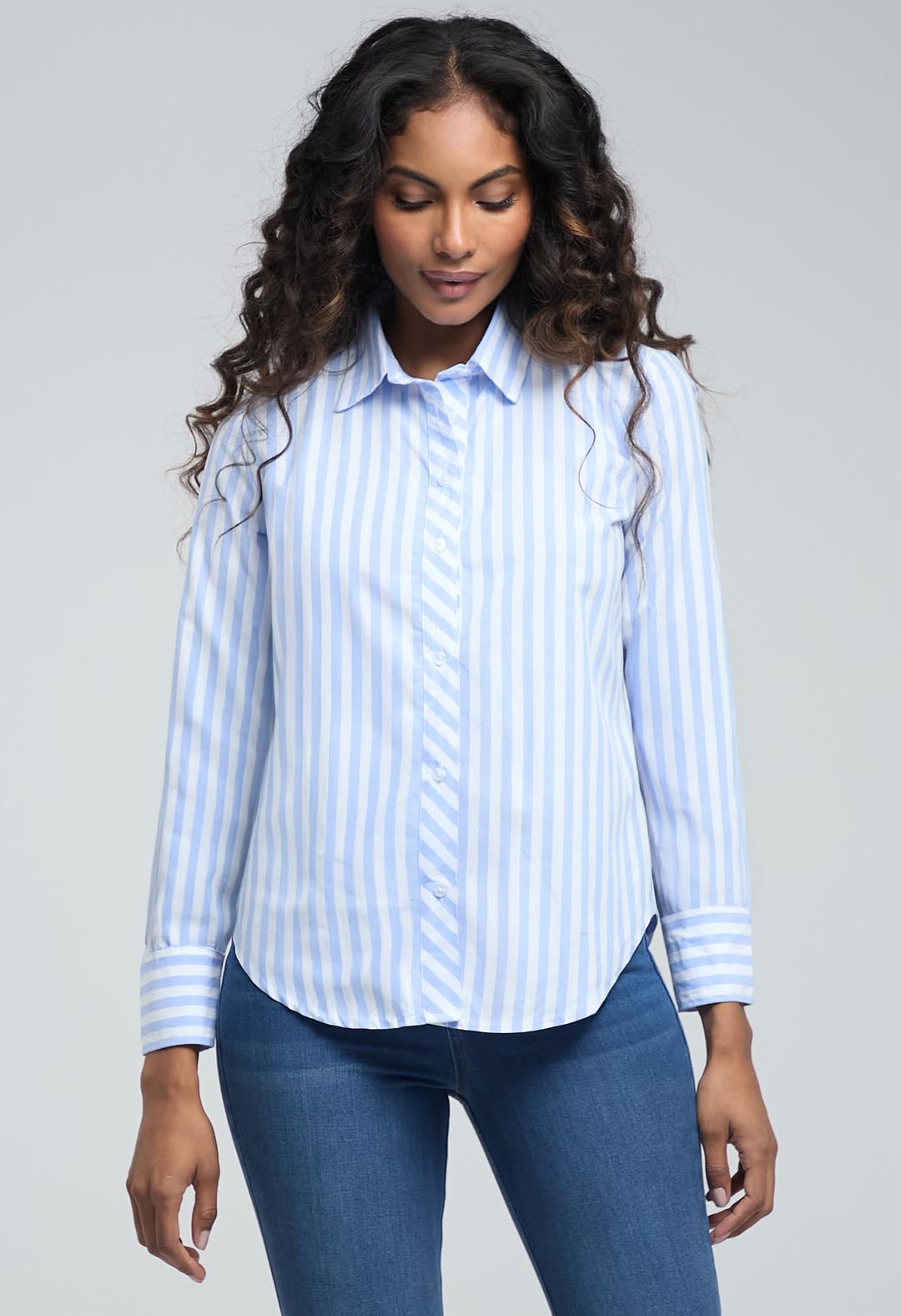 Blusa azul a rayas para mujeres