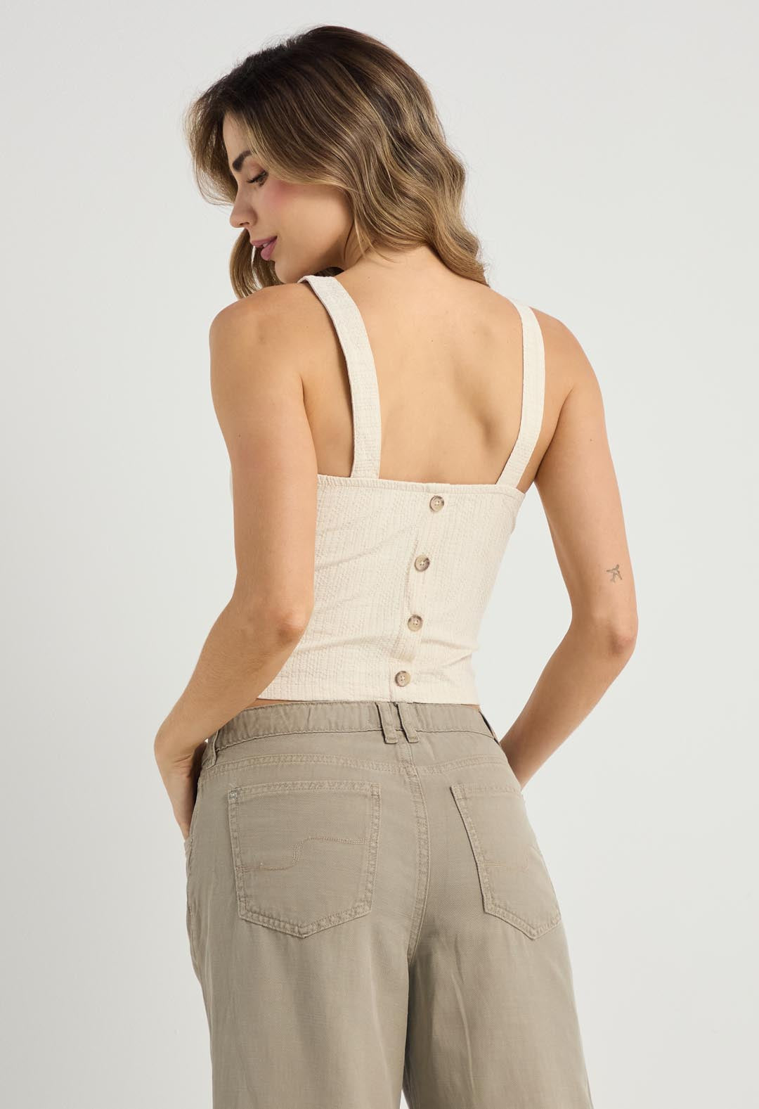 Blusa arena con botones para mujeres