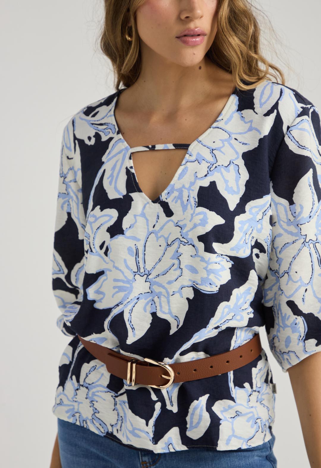 Camisa azul estampada con manga 3/4 para mujer