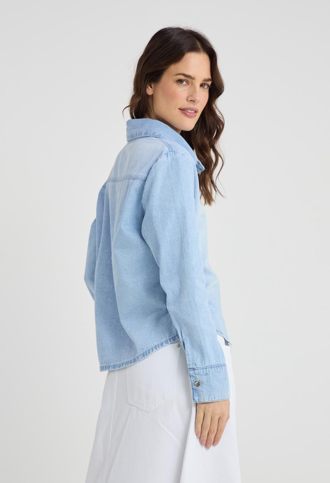 Blusa medio en denim para mujeres