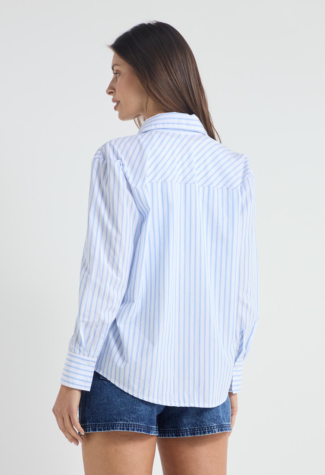Blusa marfil con perilla y botones para mujer