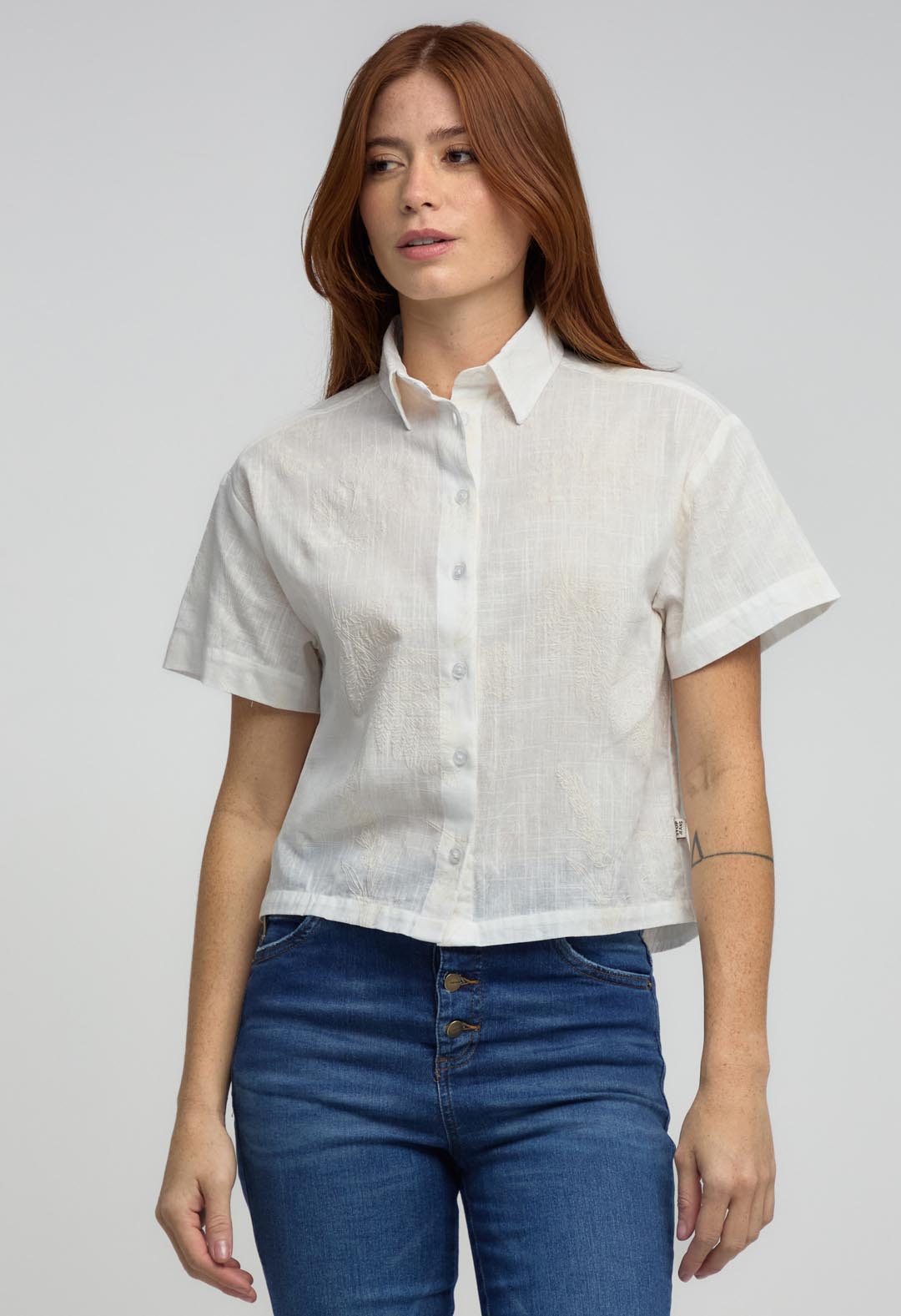 Blusa crop blanca1 en ojalillo para mujeres