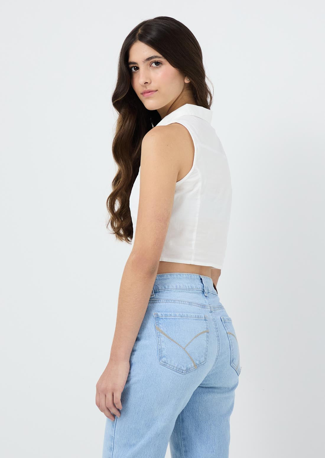 Blusa marfil con cierre en frente para jóvenes