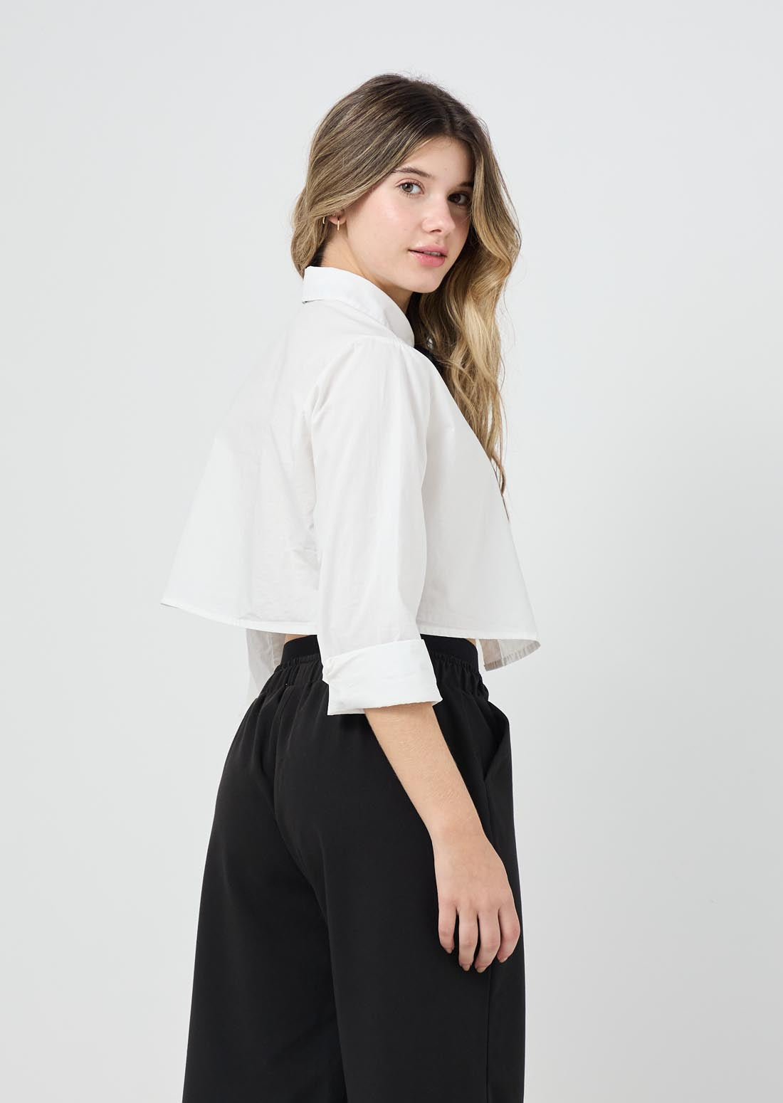 Blusa marfil con moño en frente para jóvenes