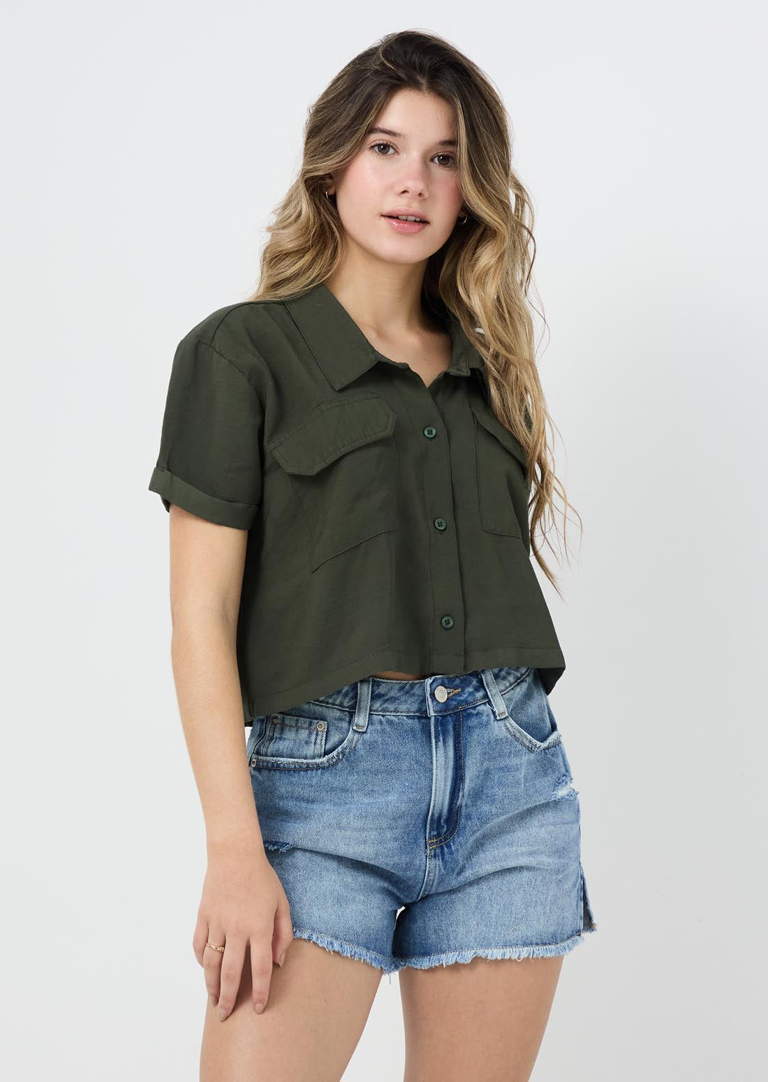 Blusa verde militar con bolsillos en frente para jóvenes