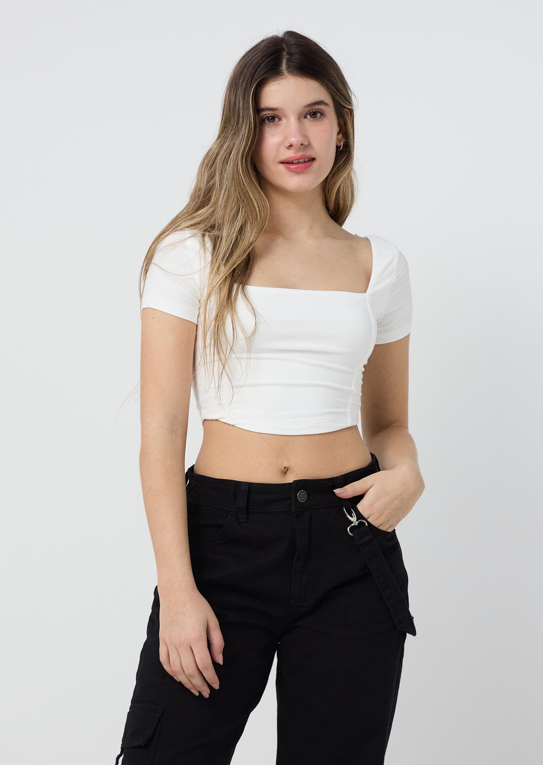 Blusa marfil con cortes en centro para jóvenes
