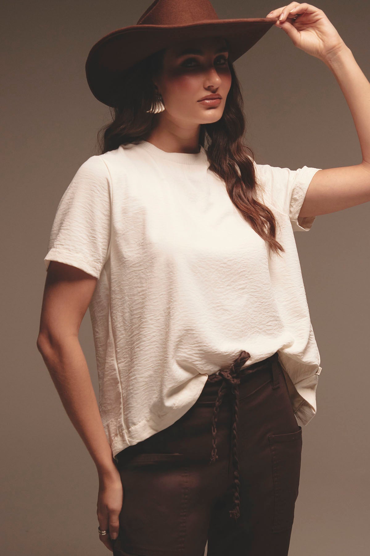 Blusa marfil con escote espalda para mujer