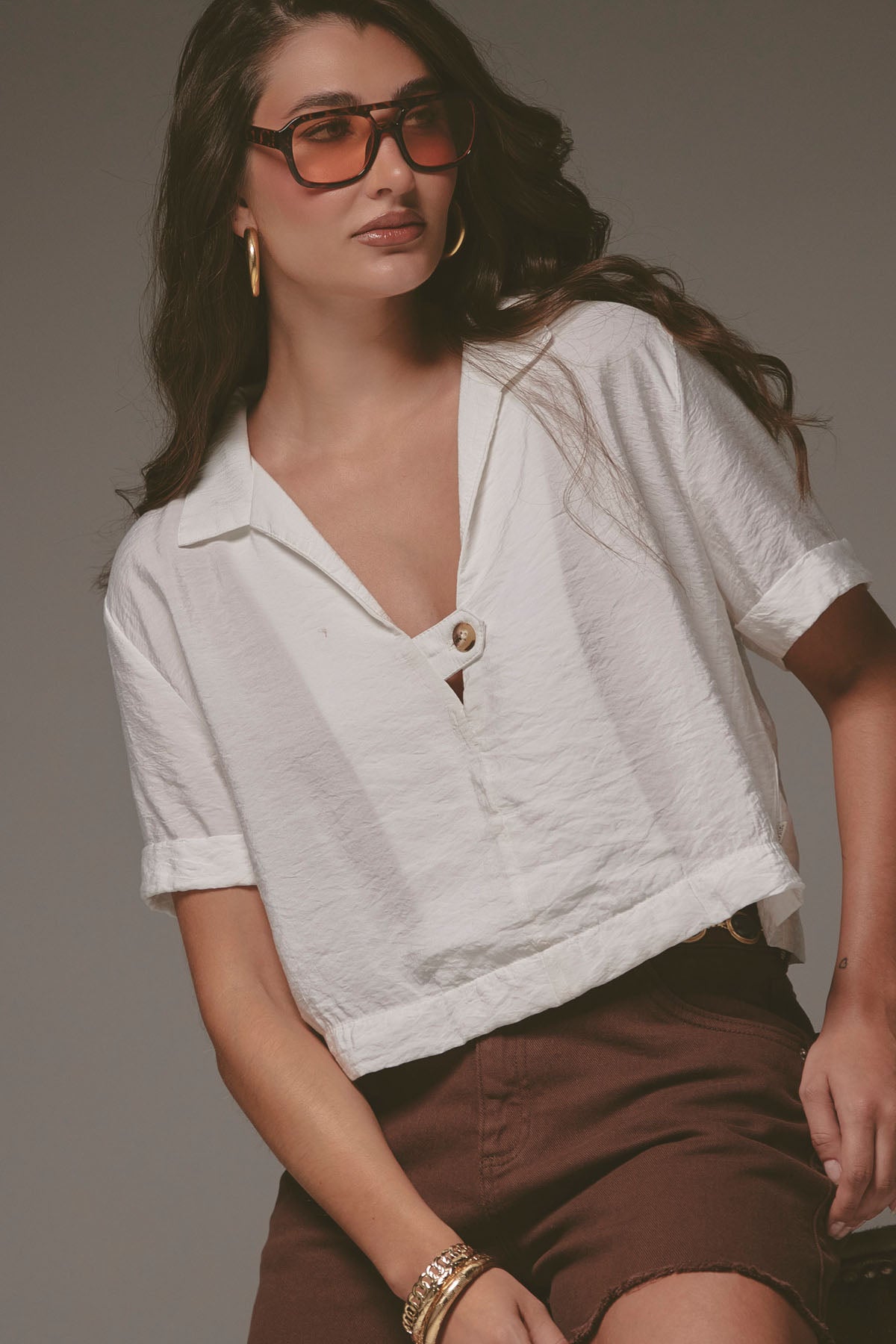Blusa marfil y cuello camisero en V para mujer