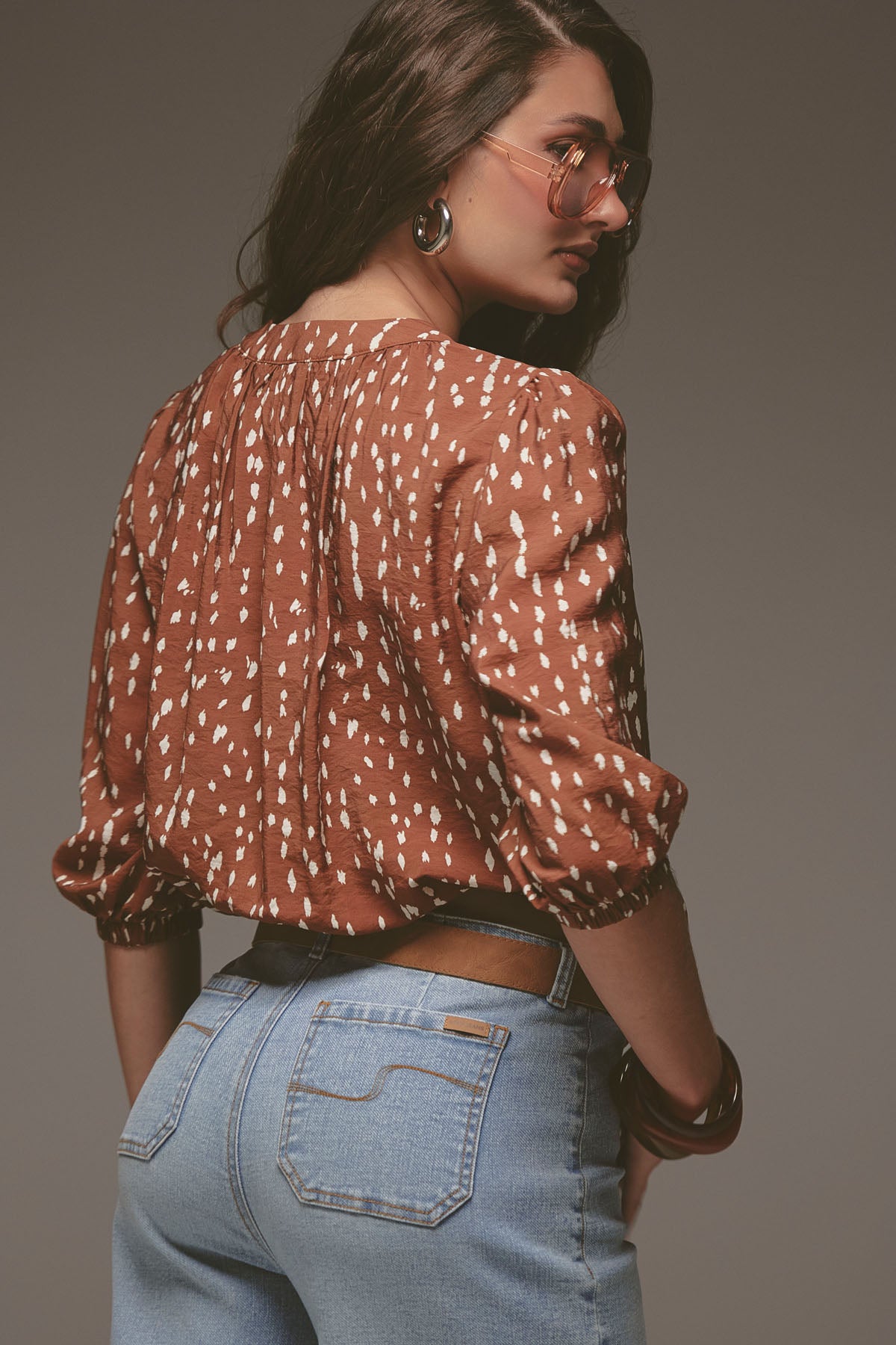 Blusa camel cruzada al frente para mujer