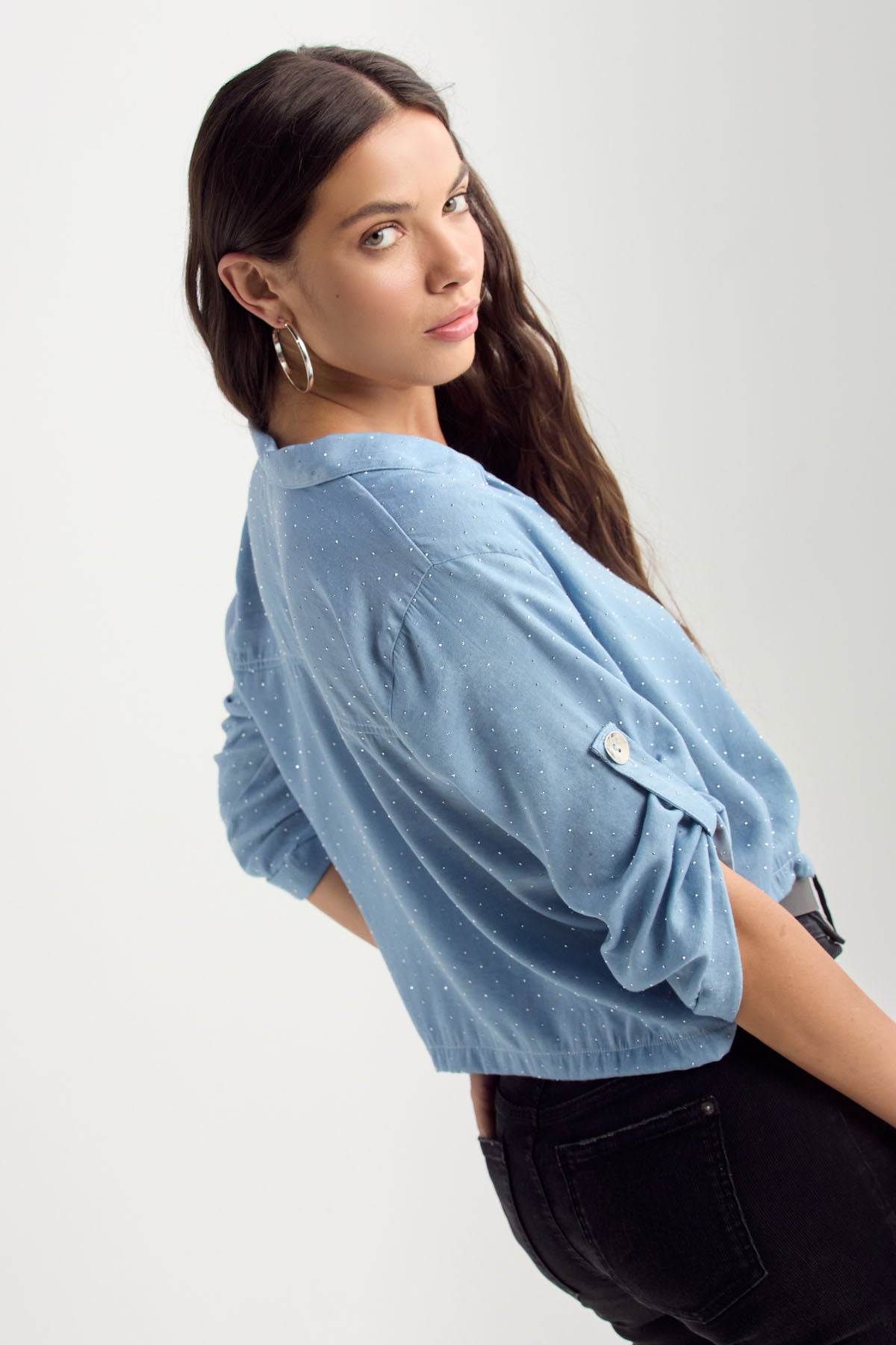 Blusa azul claro con botones para mujer