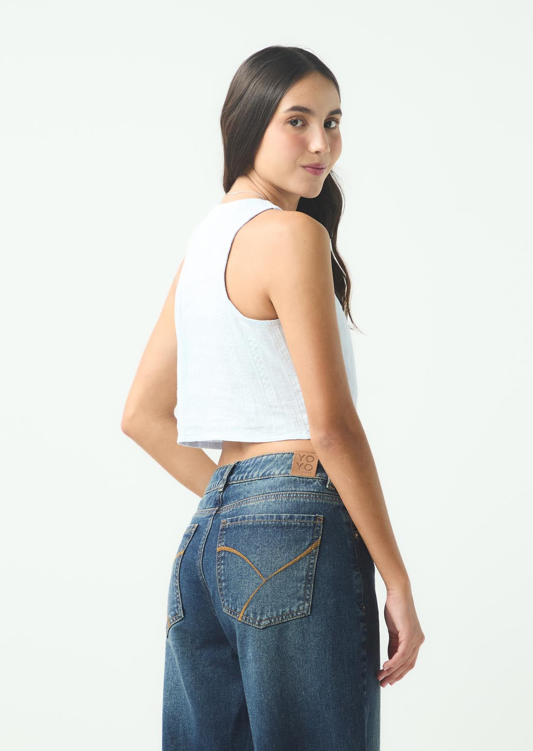 Blusa azul claro con cierre en costado para jóvenes