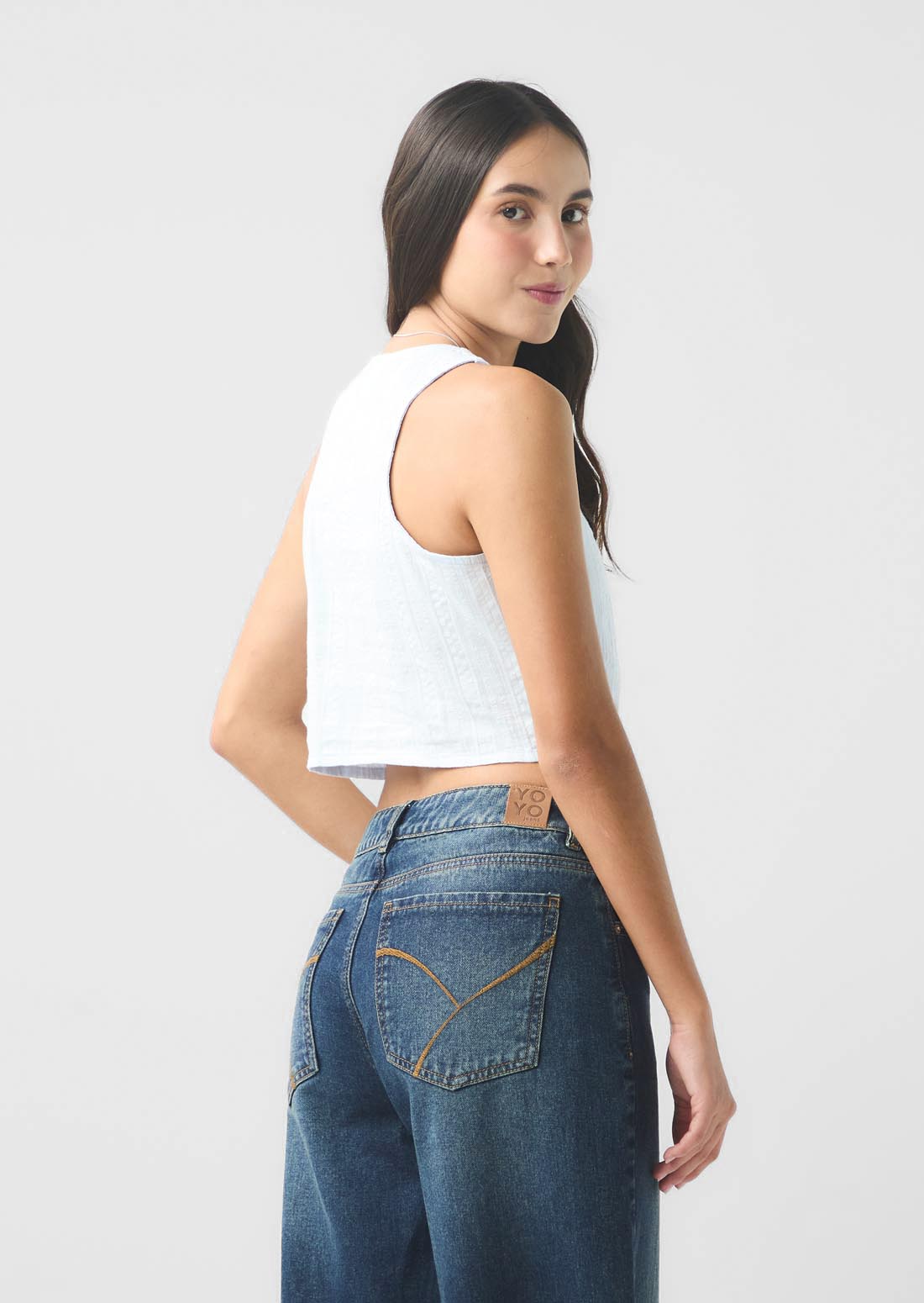 Blusa azul claro con cierre en costado para jóvenes