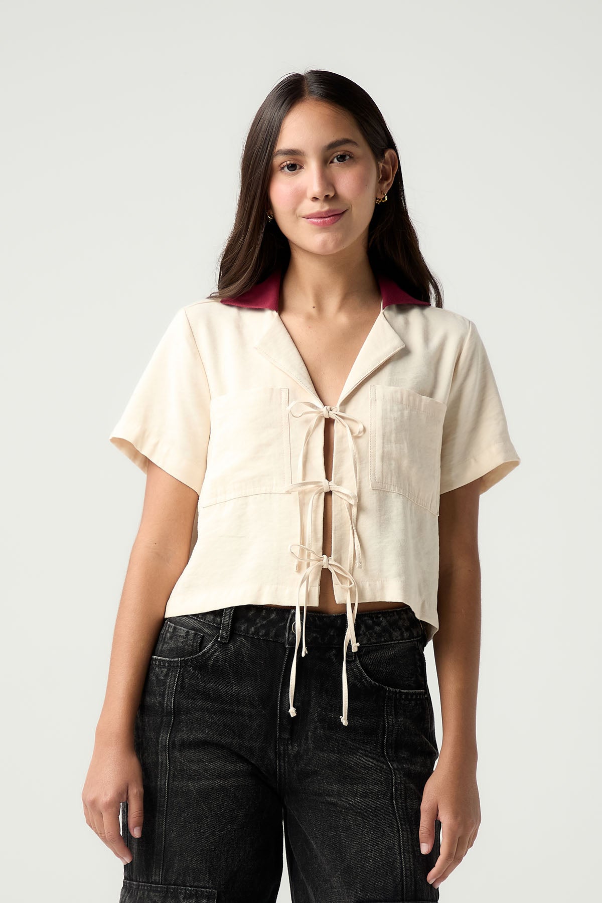Blusa kaki con cuello sport para jóvenes