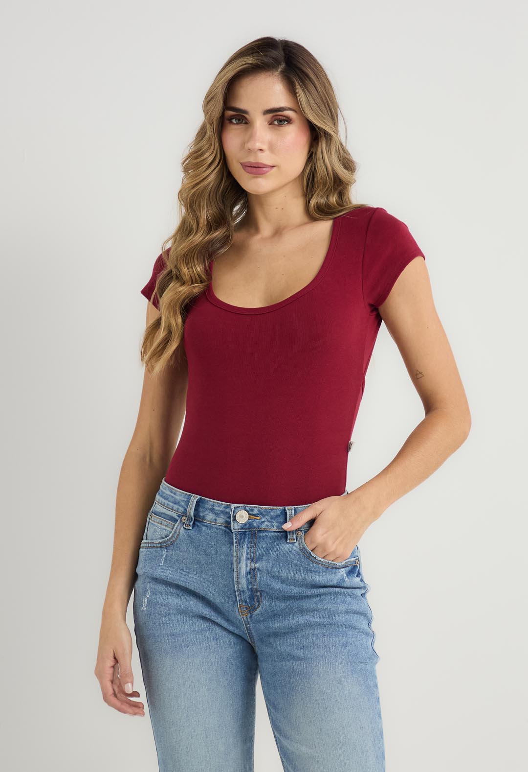 Body vino con escote en espalda para mujer