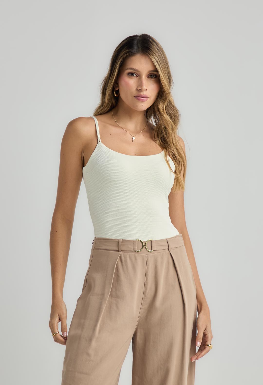 Body marfil con espalda pronunciada para mujeres