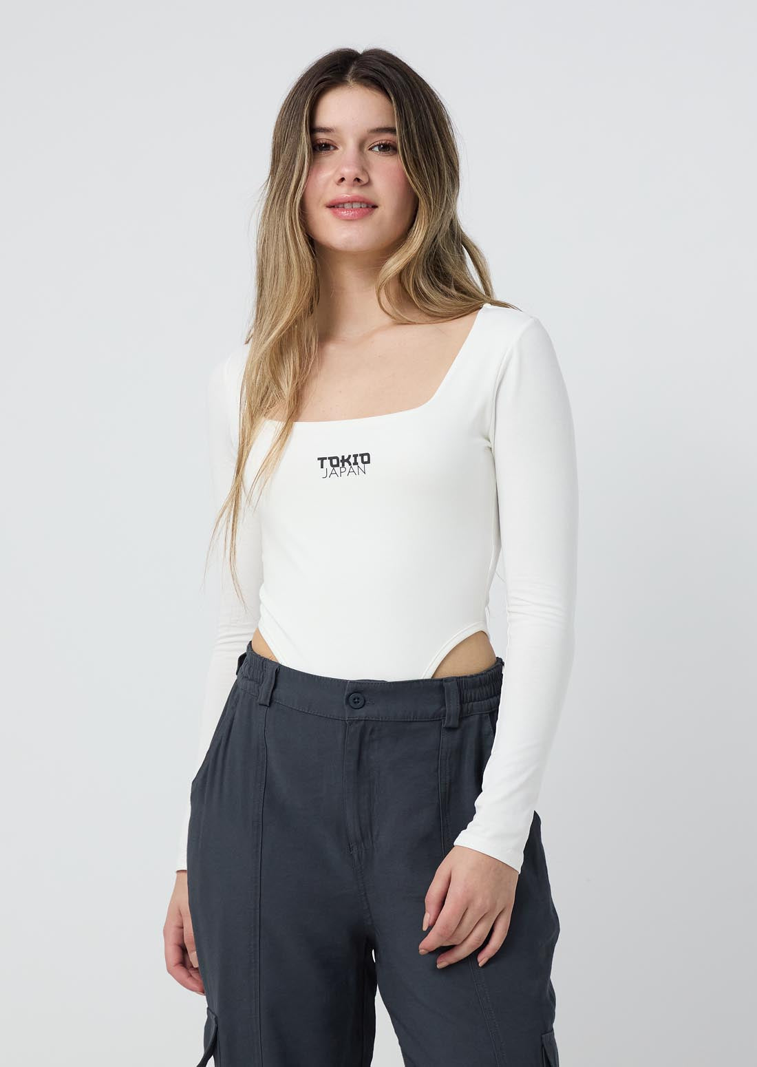 Body marfil con abertura en costados para jóvenes