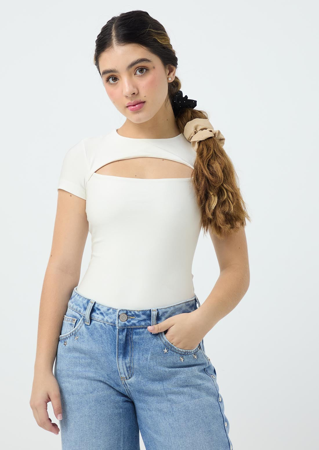 Body marfil con abertura en centro para jóvenes