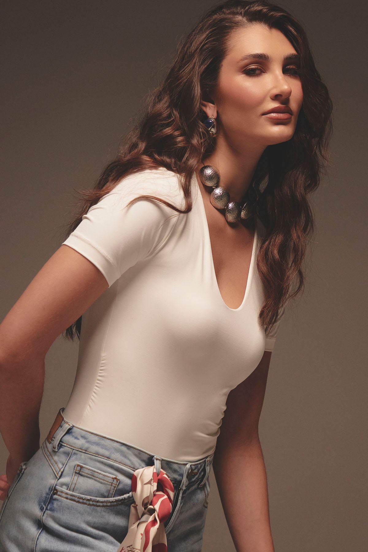 Body marfil con cuello en v para mujer