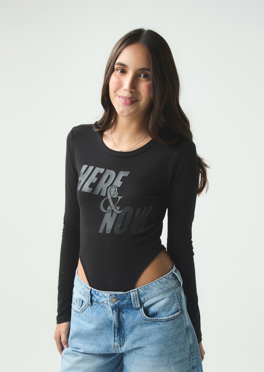 Body negro estampado en frente para jóvenes