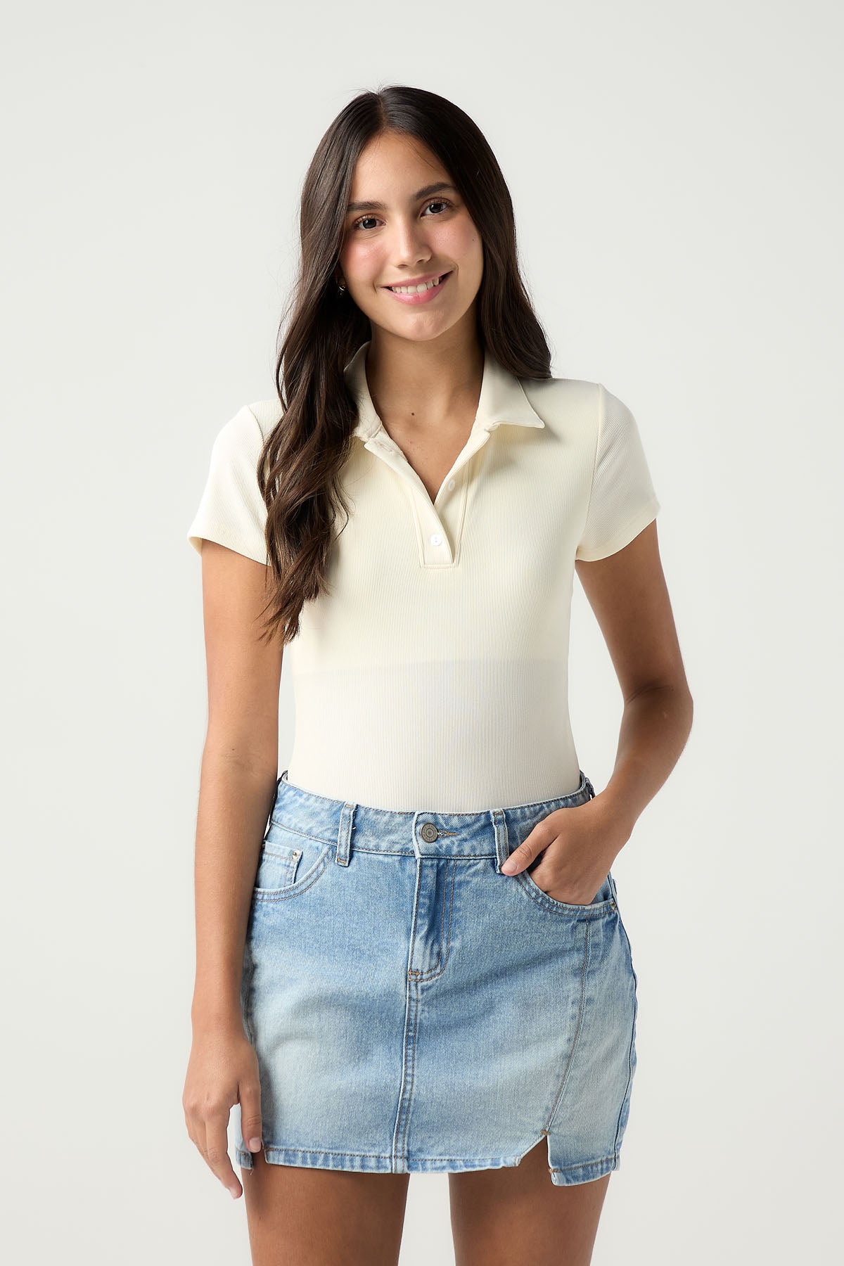 Body marfil con cuello camisero para jóvenes