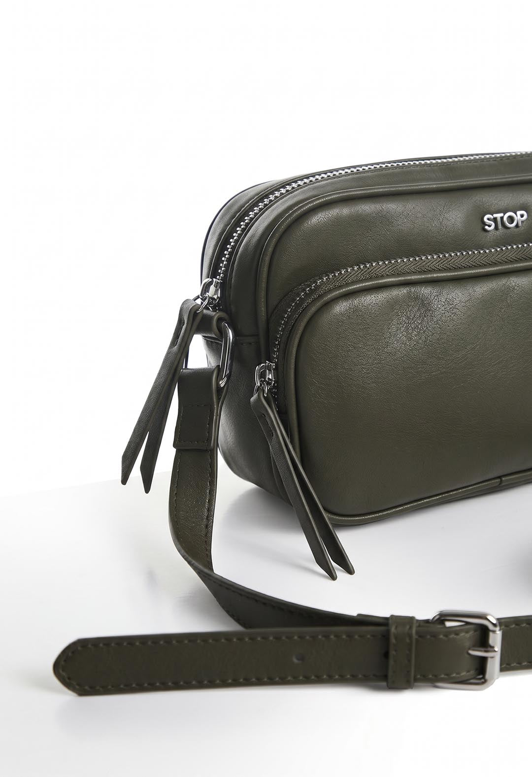 Bolso tipo bandolera verde con bolsillo