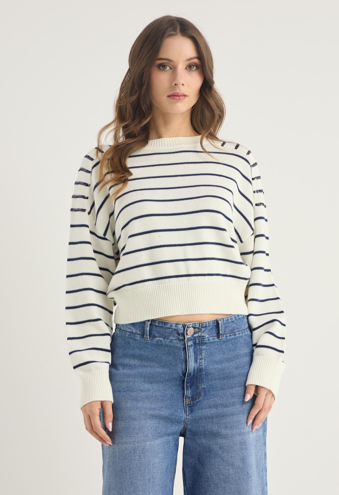 Buzo tejido marfil con lentejuelas en hombro para mujer