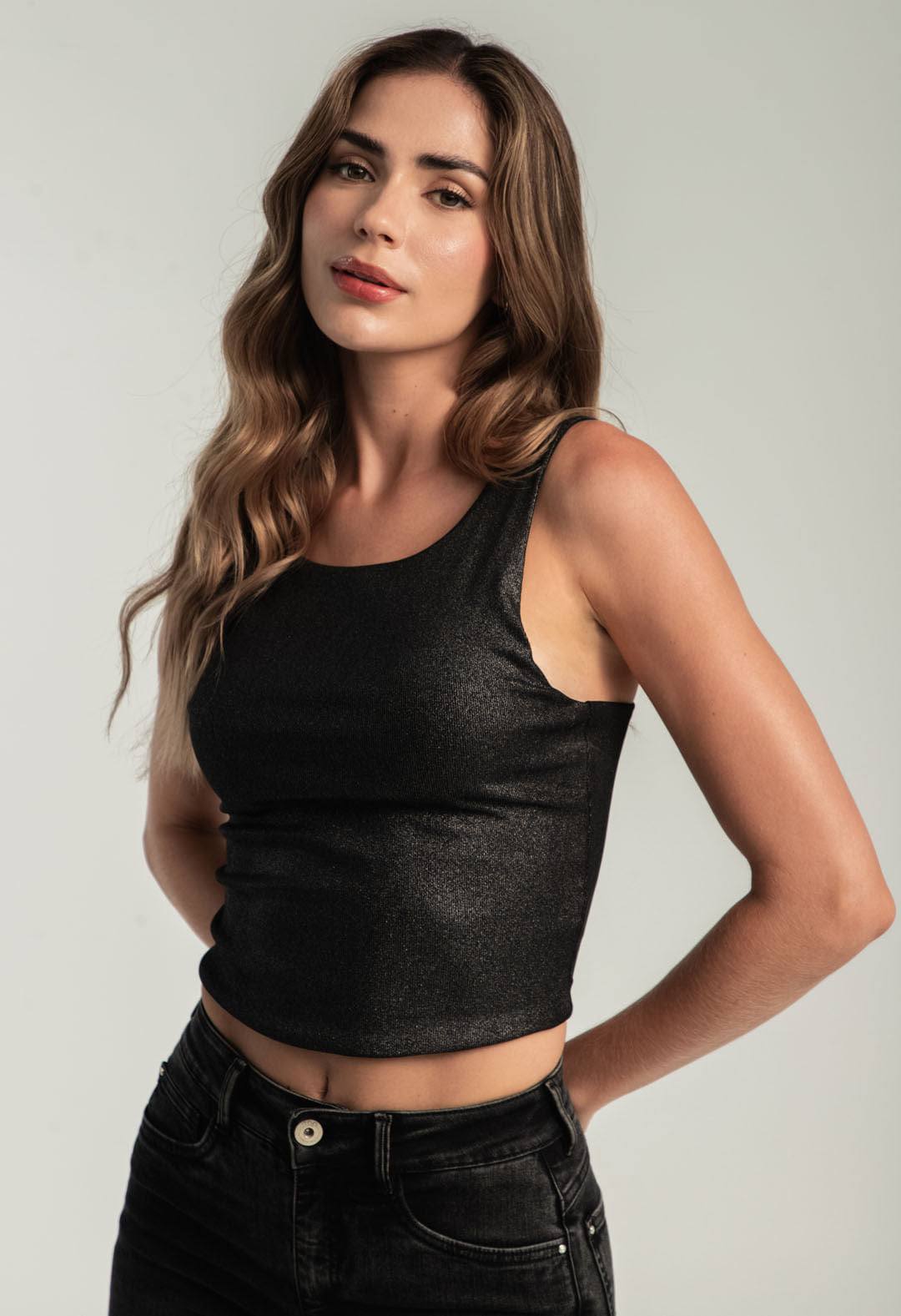 Camiseta plateada en tela brillante para mujeres – Stop Jeans