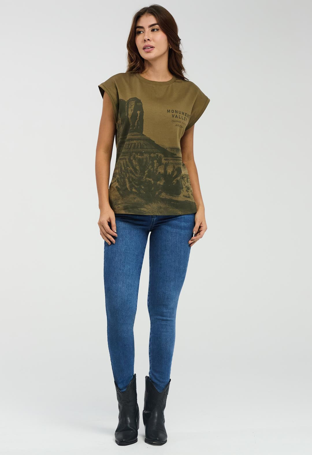 Camiseta verde militar manga rodada para mujeres