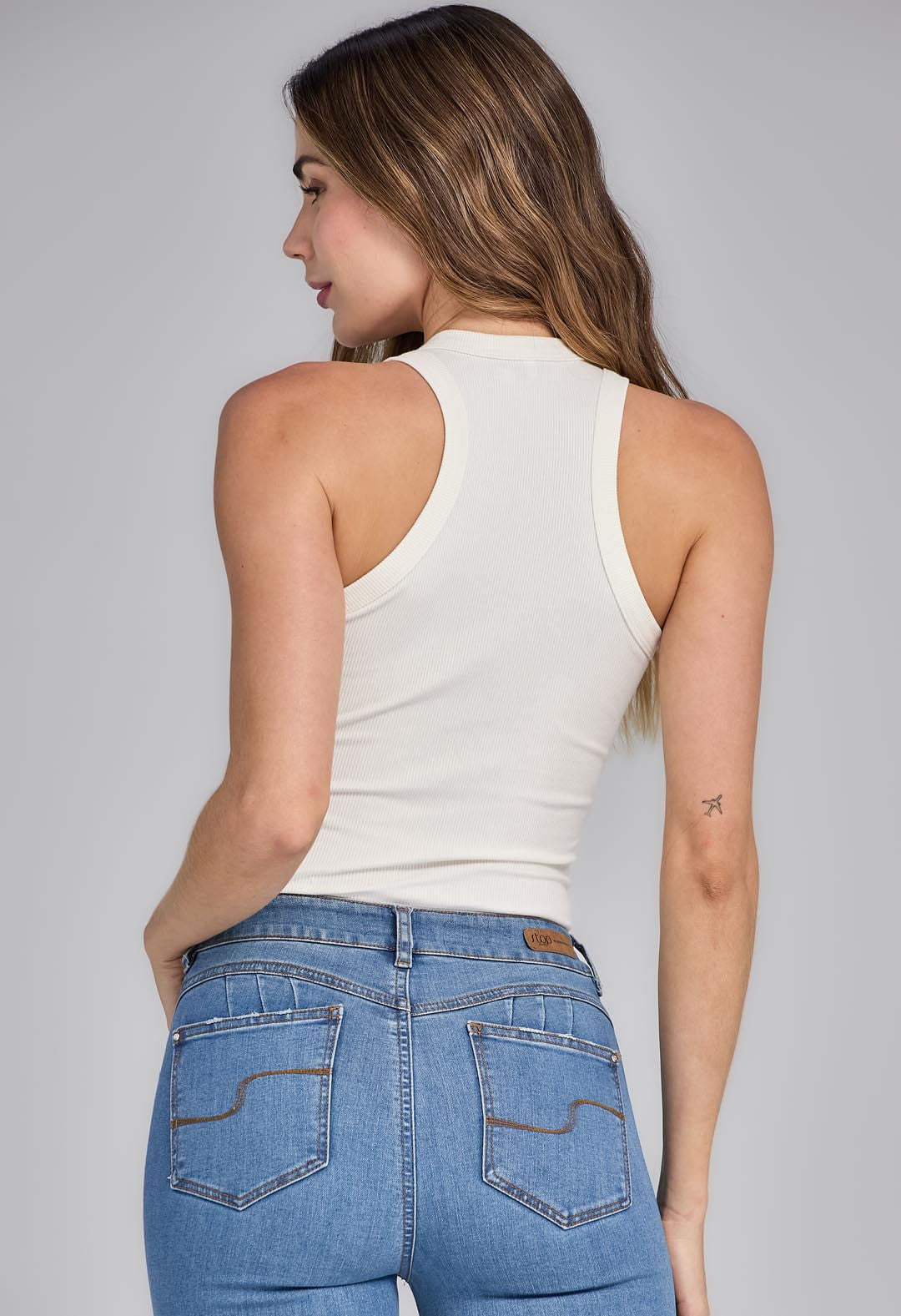 Camiseta marfil1 básica en rib para mujeres