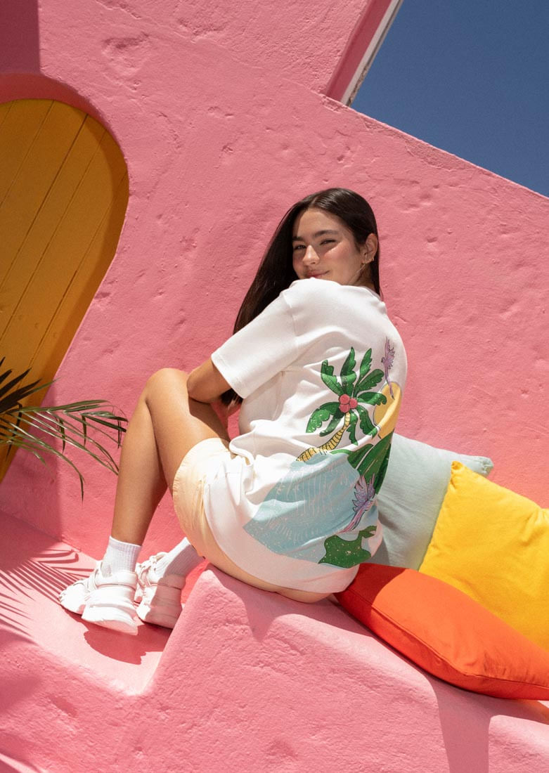 Camiseta oversize marfil estampada para adolescentes