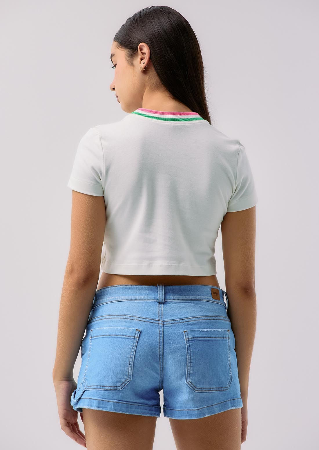 Camiseta marfil cuello tejido para adolescentes
