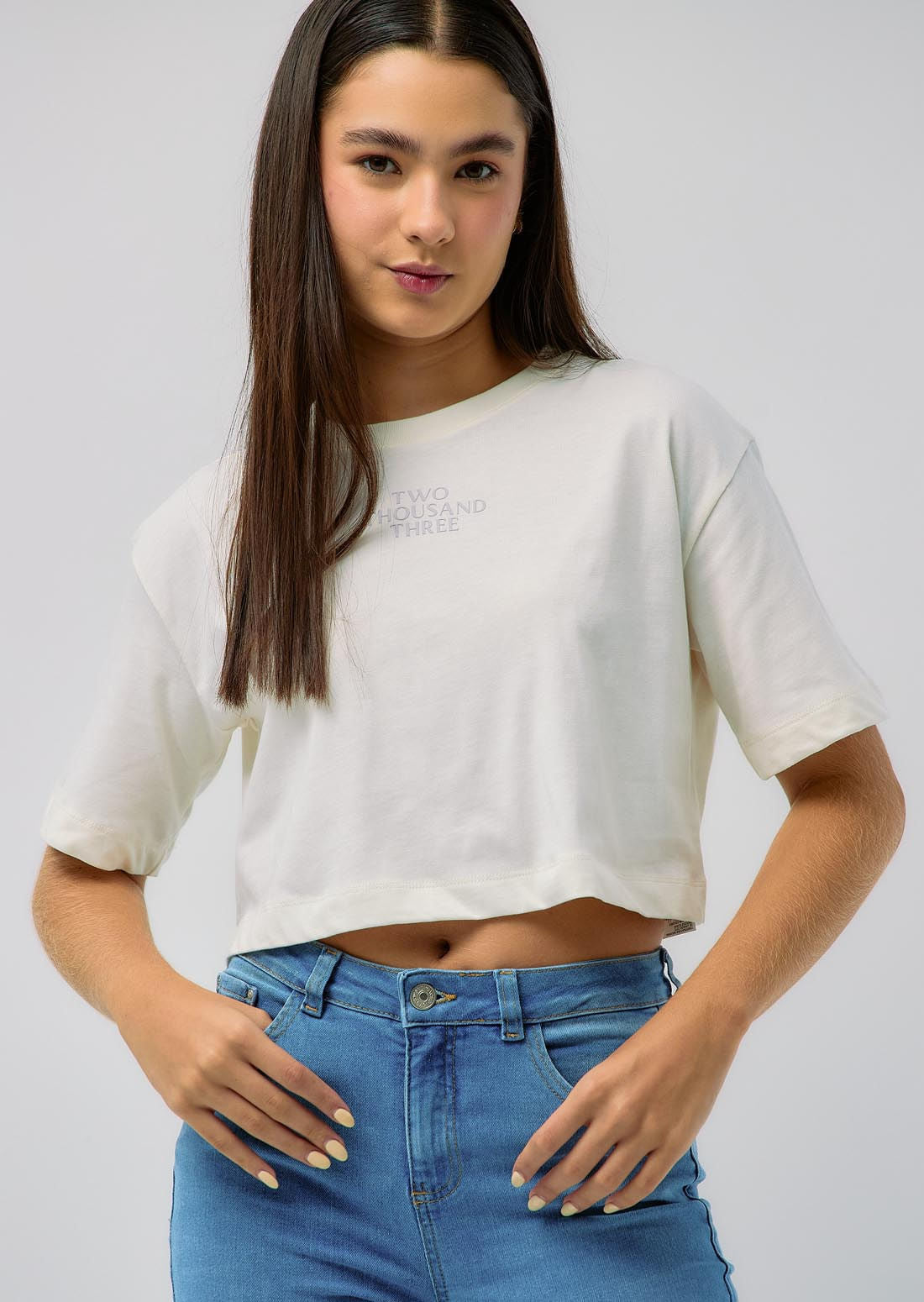 Camiseta marfil frente estampado para jóvenes