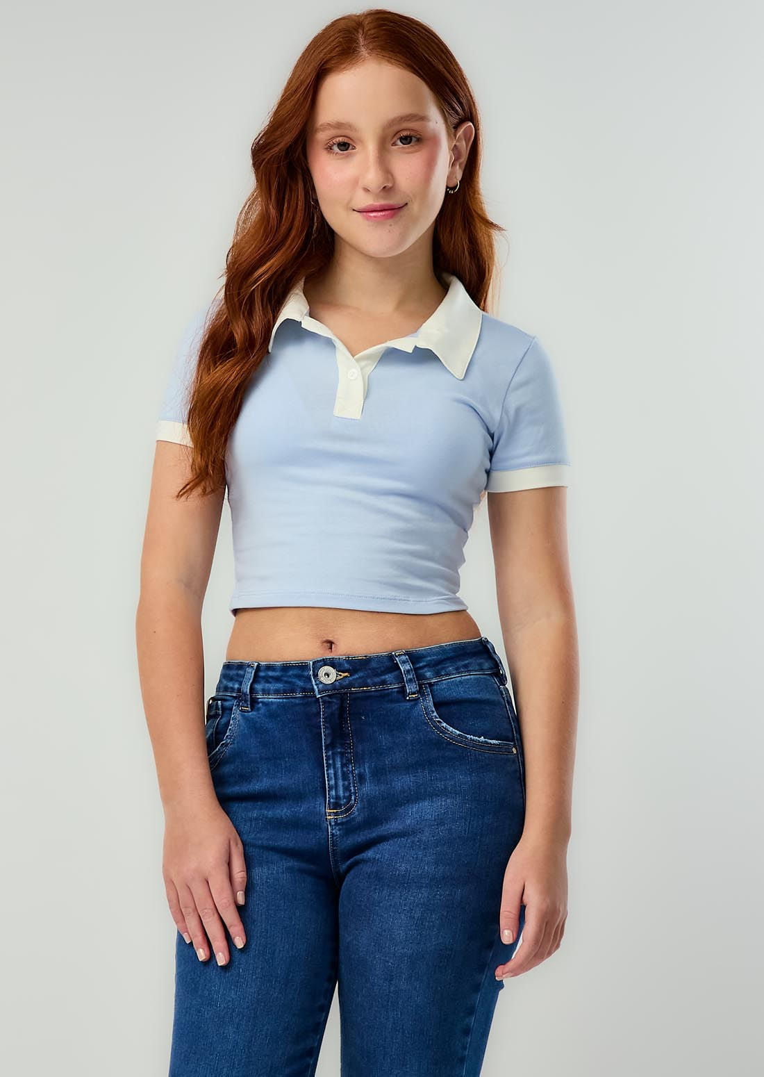 Camiseta azul claro cuello camisero para adolescentes