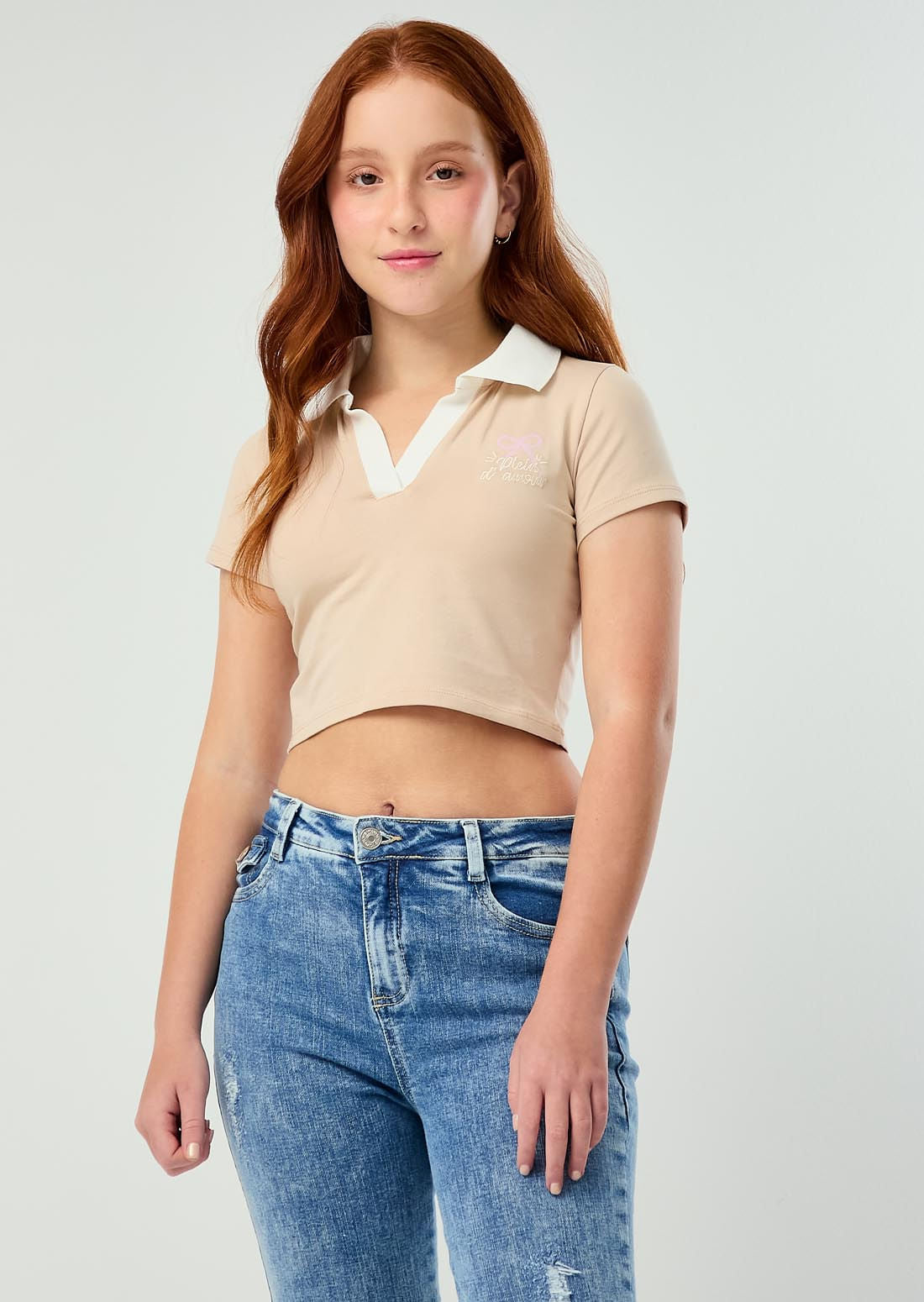 Camiseta arena cuello en contraste para adolescentes