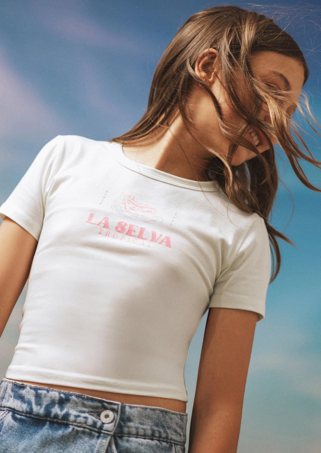 Camiseta marfil frente estampado para niñas