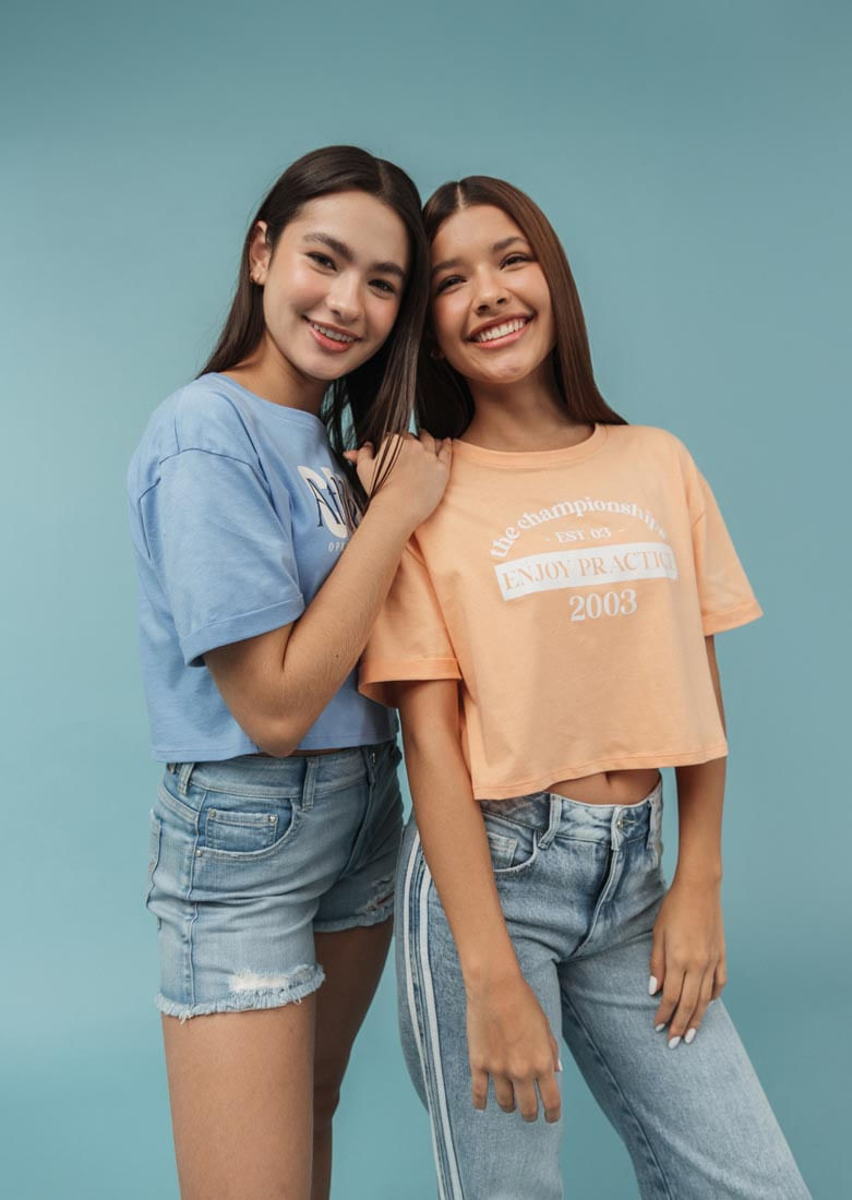 Camiseta naranja claro frente estampado para jóvenes