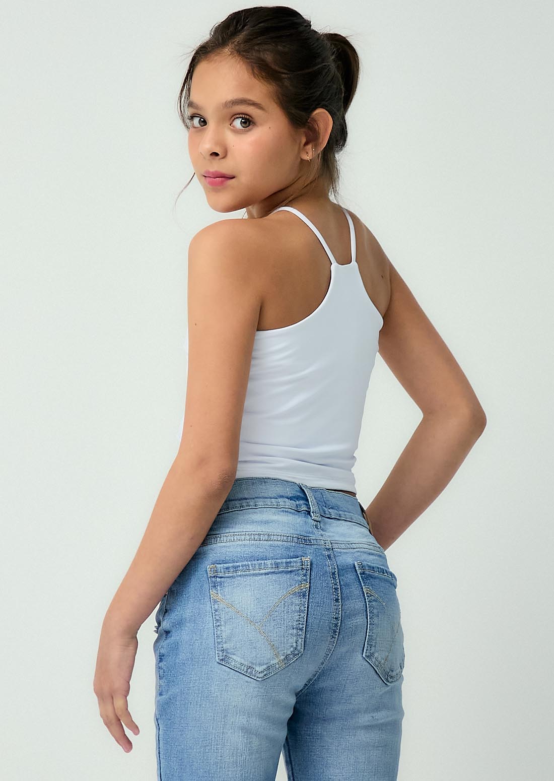 Camiseta blanca de tiras para niñas